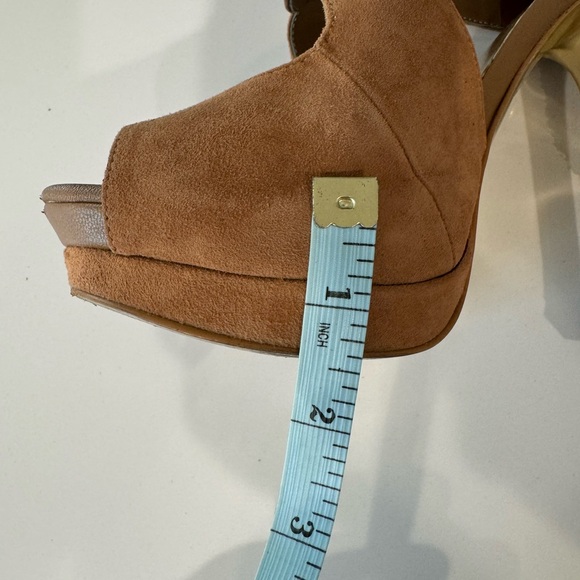 Bebe Cassandra booties.  Size 7 - Picture 4 of 14